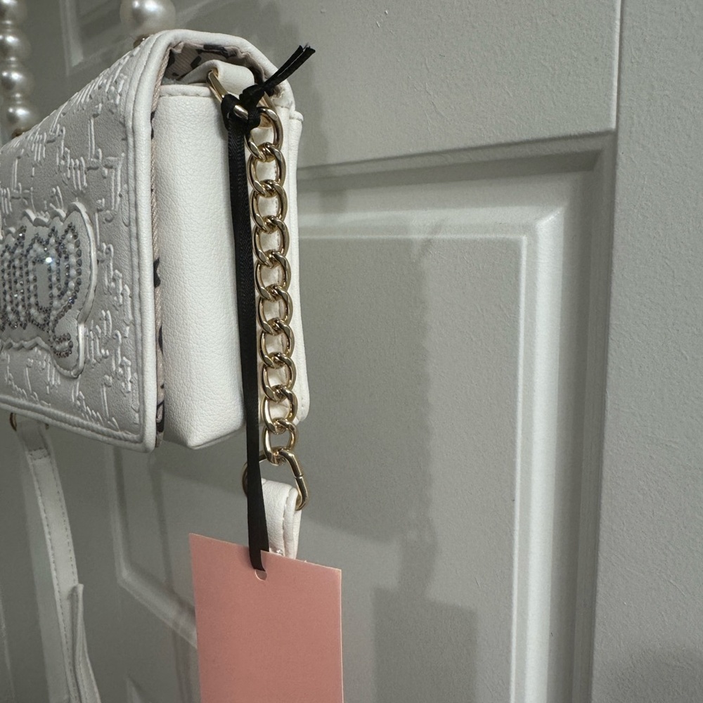Juicy Couture White Pearl Handle Bag: STRING OF PEARLS WOS ⚪️🤍 - Picture 5 of 7